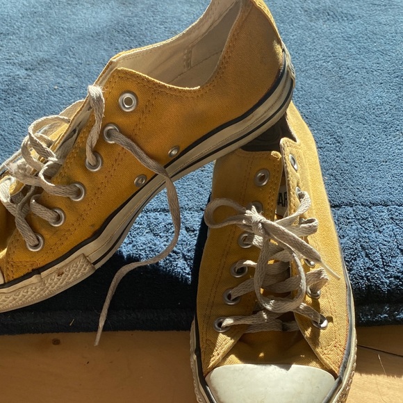 Converse all star Sneakers in Vibrant Yellow size 9 women’s - Picture 3 of 7